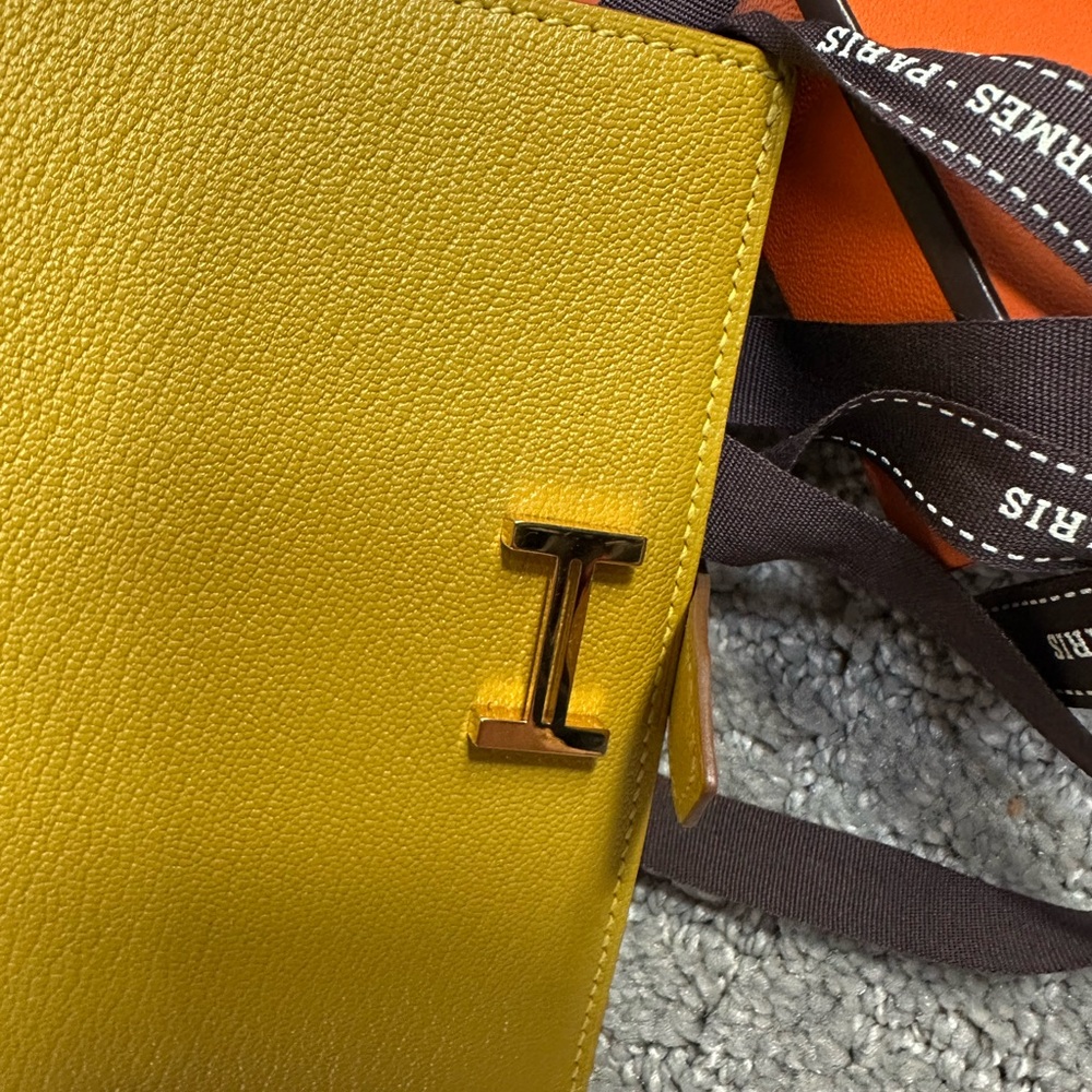 Hermes compact bearn in cumin mysore